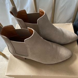 LUCKY BRAND TAN CHELSEA SUEDE BOOTS SIZE 6.5